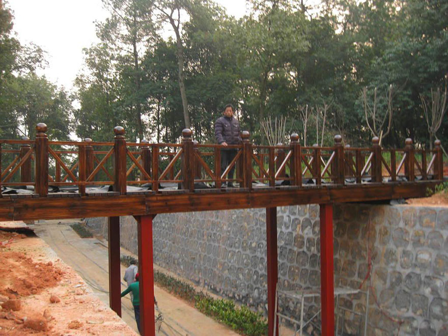防腐木桥|西安宏艺达防腐木桥梁